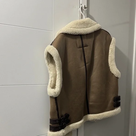 Zara Brown and Cream Shearling Vest - Picture 3 of 6